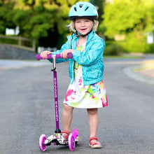 Load image into Gallery viewer, Rugged Racers Unicorn Print 3-Wheel Kick Scooter