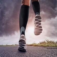 Load image into Gallery viewer, Compression Running Socks for Men and Women