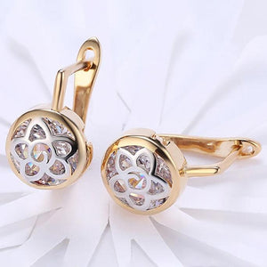 14K Gold Plating White Swarovski Daisy Design Circular Clip On Earrings