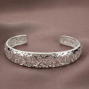 18kt White Gold Plated Bangle