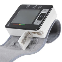 Load image into Gallery viewer, CK-W133 Blood Pressure Monitor
