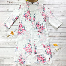Load image into Gallery viewer, White Floral Kimono
